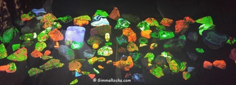 Fluorescent minerals